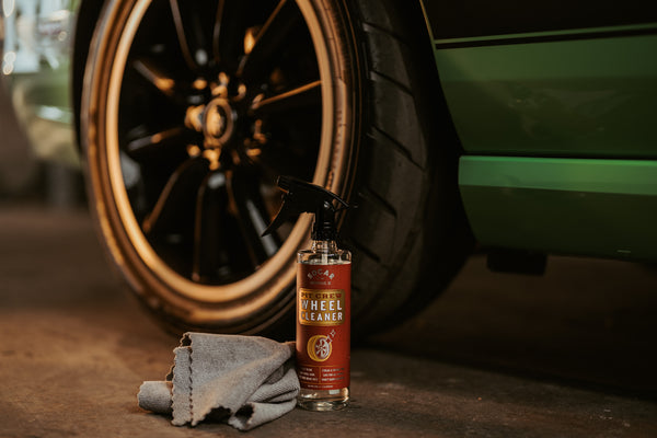 SOCAR CHEMICAL - CLEAN WHEEL COMBO - Blue Suede Tire Shine and Wheel Cleaner Set, Professional Wheel Care Kit with Spray Bottles